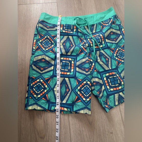 Hollister Green and Blue Geometric Board Shorts - Picture 3 of 8